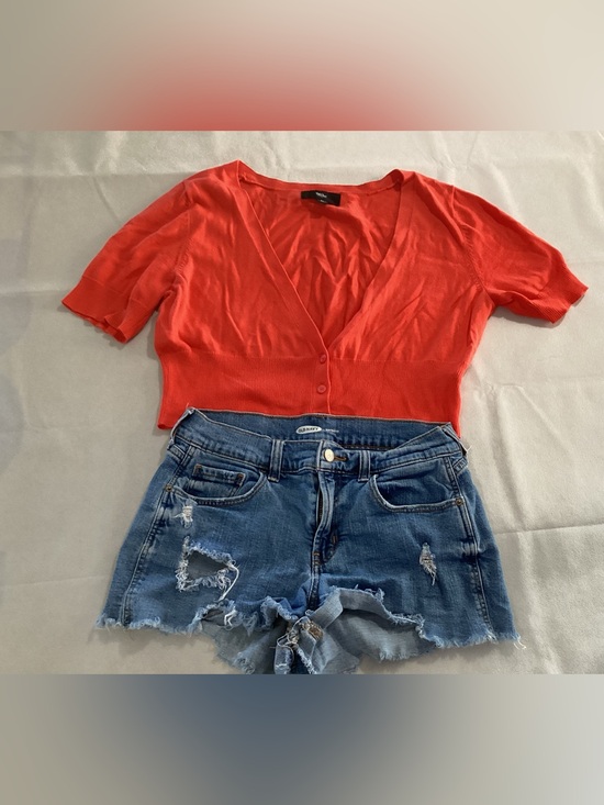 Mossimo Supply Co. Tops - Mossimo Supply Co. Coral Red Cropped V-Neck Button Top size large 6/1